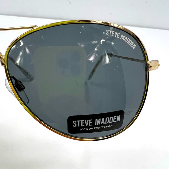 STEVE MADDEN GREY AVIATION WITH GREY TINTED LENSES, HOLD METAL FRAME - Picture 5 of 12